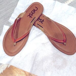 Nest Thong Sandals-Size 7M EUC